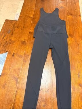 Athleta Black High-Rise Performance Leggings with Crop Tank